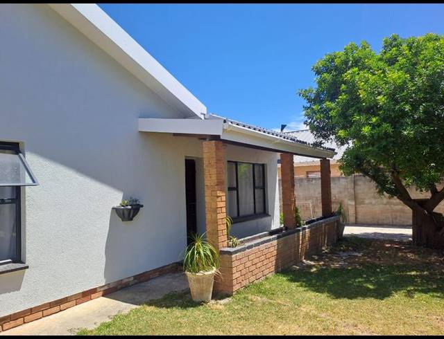 3 BEDROOM HOUSE FOR SALE IN SANDBAAI